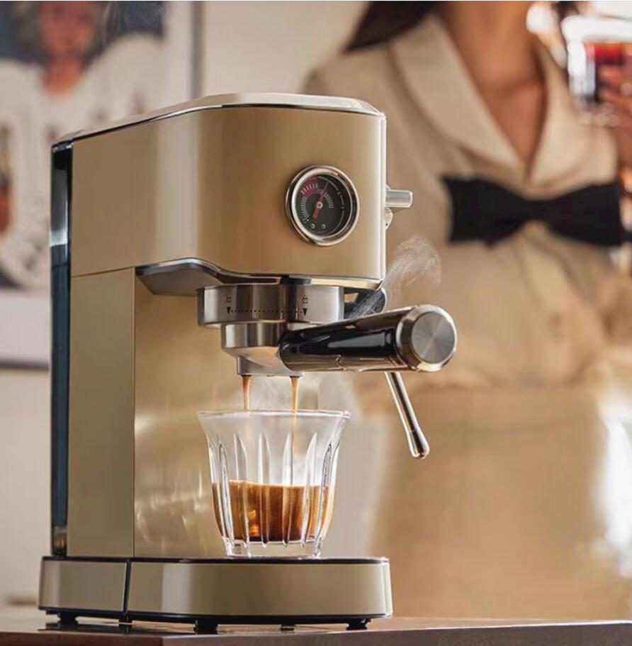 Machine à café de style italien, petite machine semi-automatique à usage domestique de style américain, infusion et mousse intégrées, mousseur à lait.